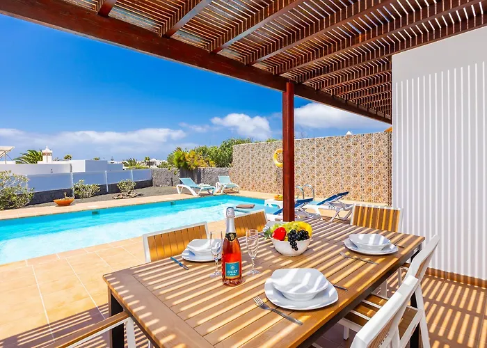 La Isla فيلة بلايا بلانكا